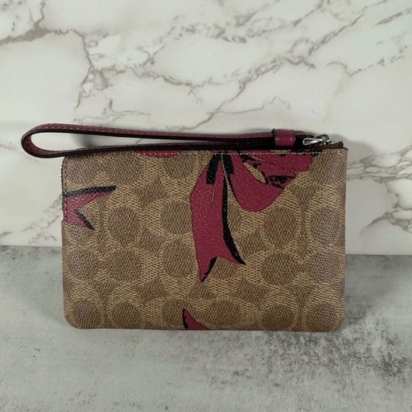 ❤️ Coach Corner Zip Wristlet - CZ440 Tan Printed Coated Canvas w/Pink Bows NWT - Picture 4 of 6